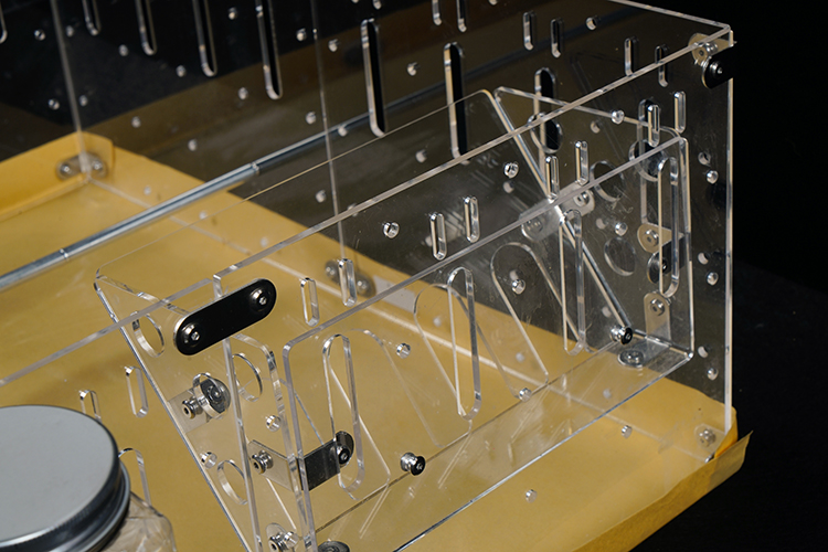 Expandable Enclosure Cage for Small Animals